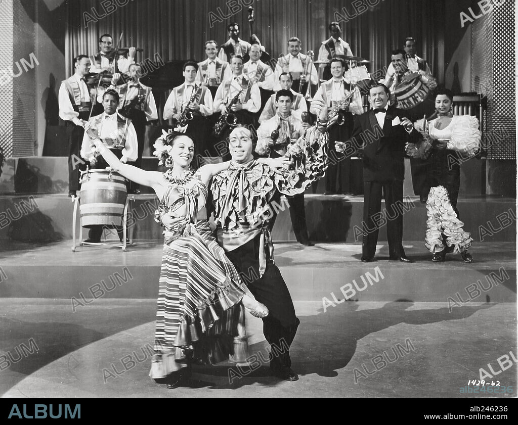 XAVIER CUGAT en LA HIJA DE NEPTUNO, 1949 (NEPTUNE'S DAUGHTER), dirigida por EDWARD BUZZELL. Copyright M.G.M.