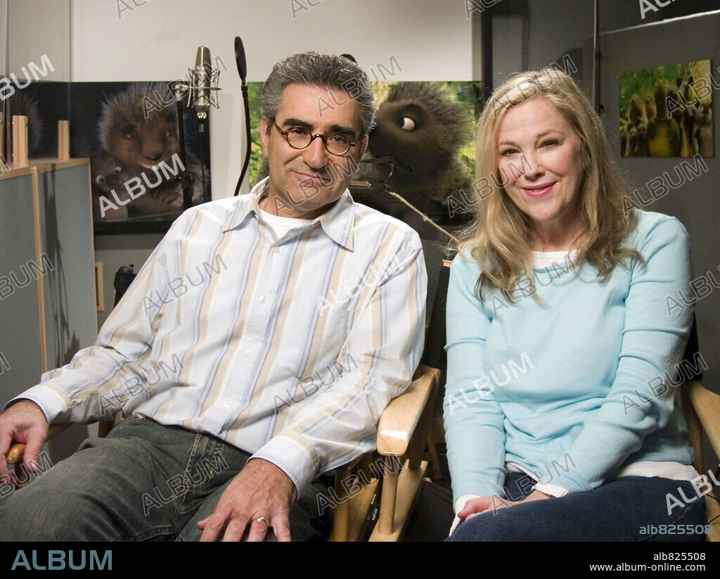 CATHERINE O'HARA and EUGENE LEVY in OVER THE HEDGE, 2006, directed by KAREY KIRKPATRICK and TIM JOHNSON. Copyright DREAMWORKS.