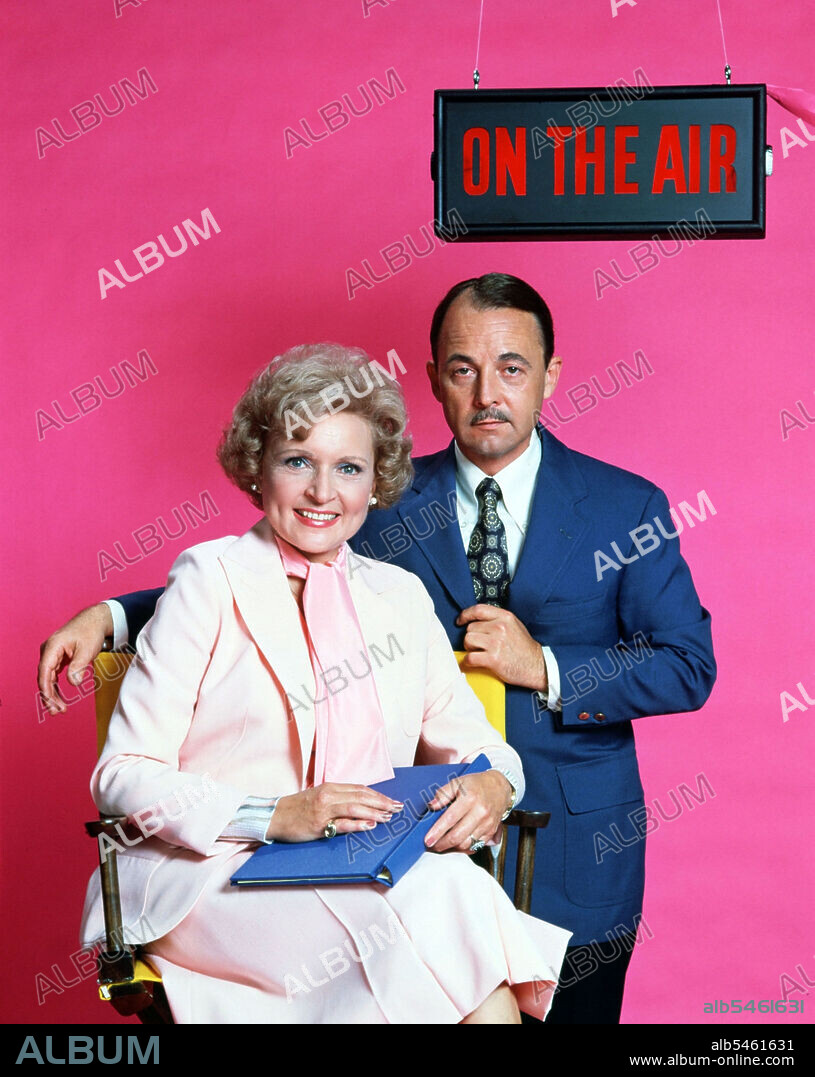BETTY WHITE and JOHN HILLERMAN in THE BETTY WHITE SHOW, 1977, directed by BILL PERSKY, JAMES BURROWS and JAY SANDRICH. Copyright MTM ENTERPRISES.