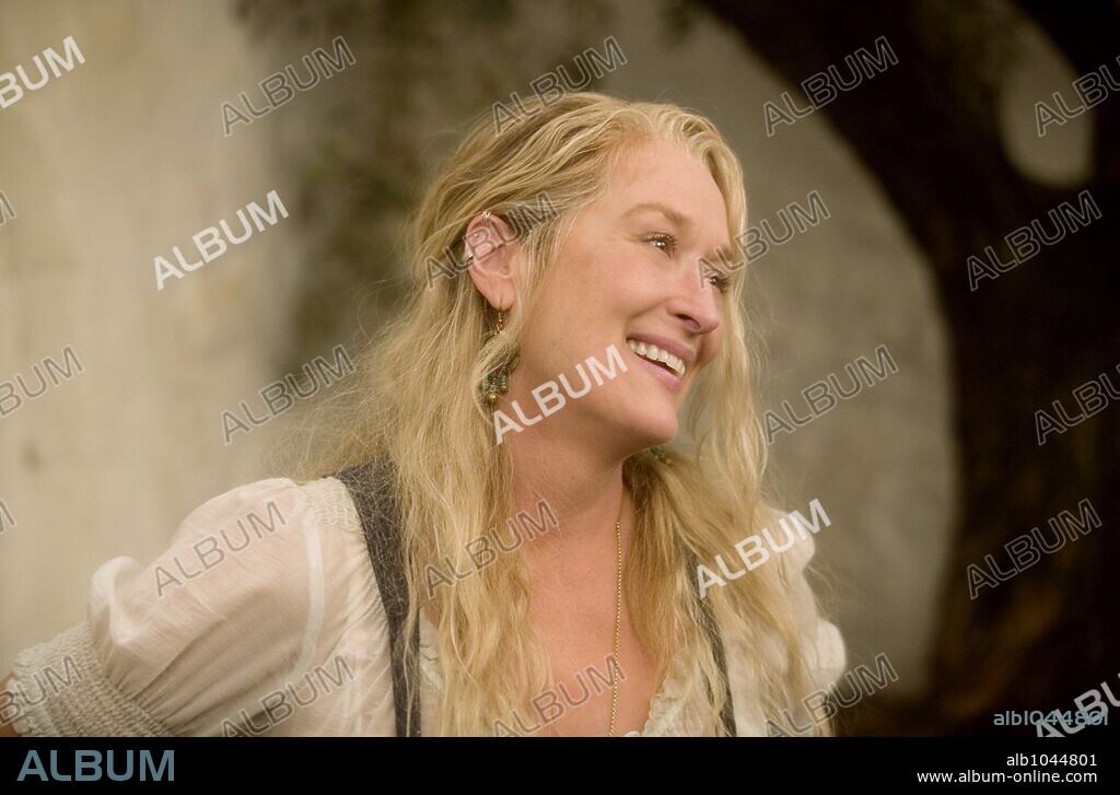 MERYL STREEP en MAMMA MIA! LA PELICULA, 2008 (MAMMA MIA!), dirigida por PHYLLIDA LLOYD. Copyright LITTLESTAR PRODUCTIONS/PLAYTONE / MOUNTAIN, PETER.