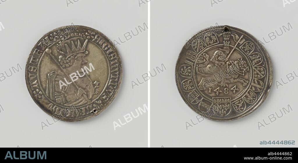 Coin of half a thaler from Sigismund, archduke of Tyrol, Silver medal with a hole in it. Obverse: man's chest piece with crown and scepter inside an inscription. Reverse: rider on horseback with banner in hand inside border of fourteen coats of arms., Archduke of Tyrol Sigismund, Wenzel Kraendl, Hall am Inn, 1484, silver (metal), gilding (material), gilding, d 3.6 cm × w 16.22 gr.