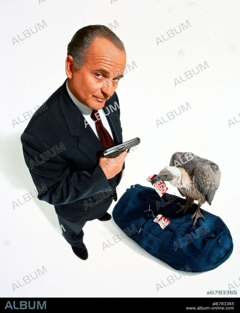JOE PESCI in 8 HEADS IN A DUFFLE BAG, 1997, directed by TOM SCHULMAN. Copyright ORION PICTURES.