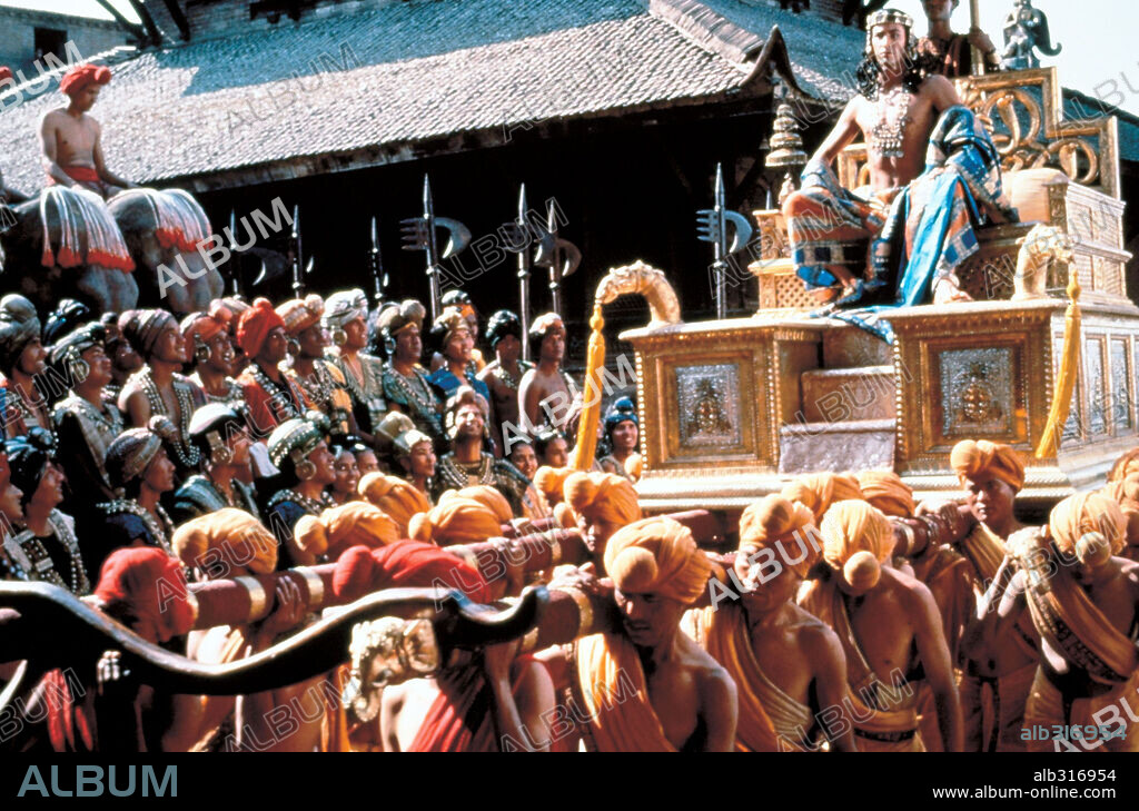 KEANU REEVES in LITTLE BUDDHA, 1993, directed by BERNARDO BERTOLUCCI. Copyright MIRAMAX.
