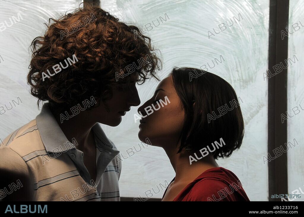 DARIO YAZBEK BERNAL and MARIMAR VEGA in DANIEL & ANA, 2009, directed by MICHEL FRANCO. Copyright ALAMEDA FILMS.