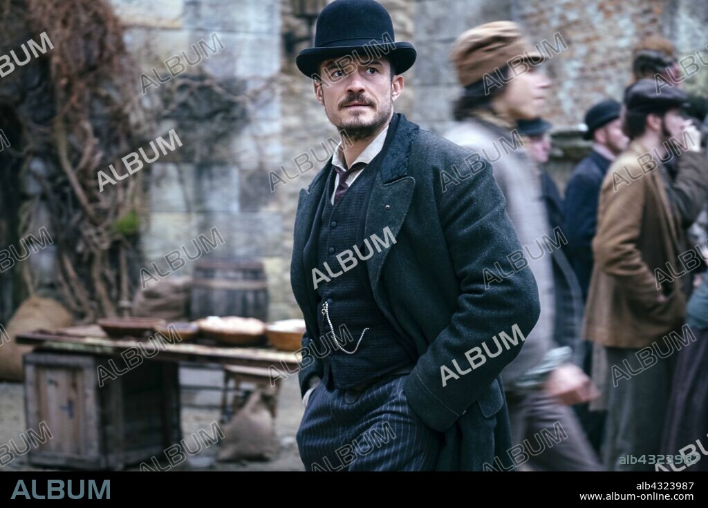 ORLANDO BLOOM en CARNIVAL ROW, 2019, dirigida por ANDY GODDARD, ANNA FOERSTER, JON AMIEL y THOR FREUDENTHAL. Copyright AMAZON STUDIOS.