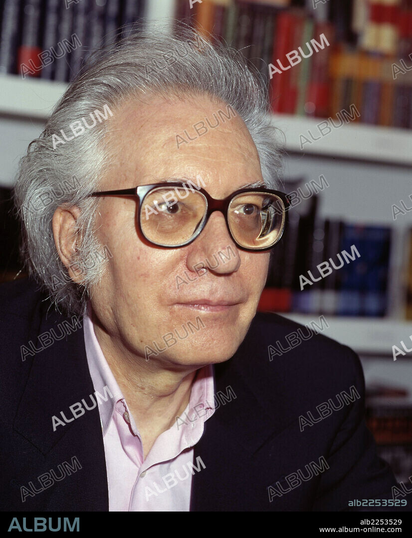 UMBRAL , FRANCISCO. ESCRITOR ESPAÑOL. MADRID FOTO 1998.