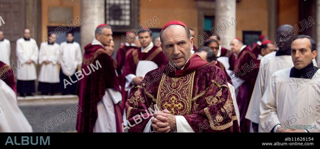 RALPH FIENNES en CONCLAVE, 2024, dirigida por EDWARD BERGER. Copyright FILMNATION ENTERTAINMENT.