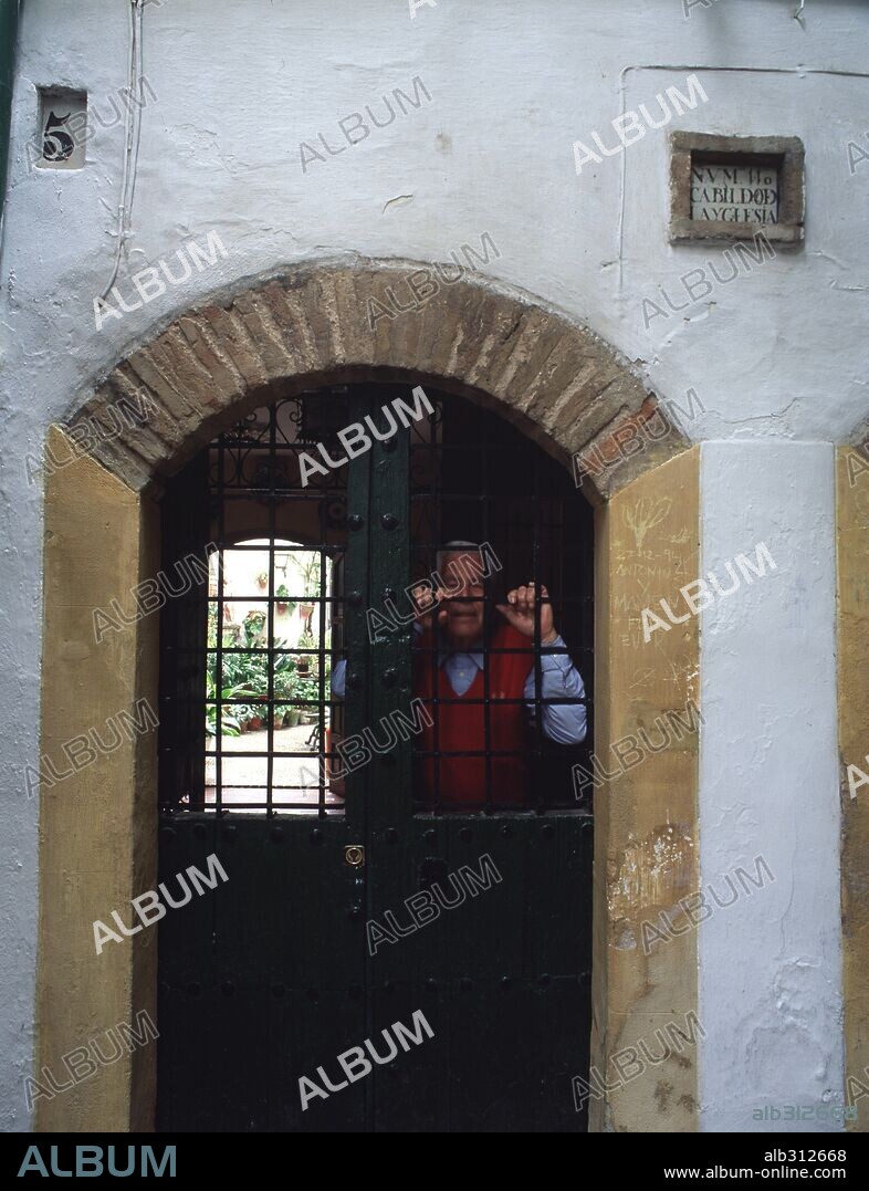 Calle Pedro Jiménez, de Córdoba. Detalle de una de las casas. Córdoba, España.