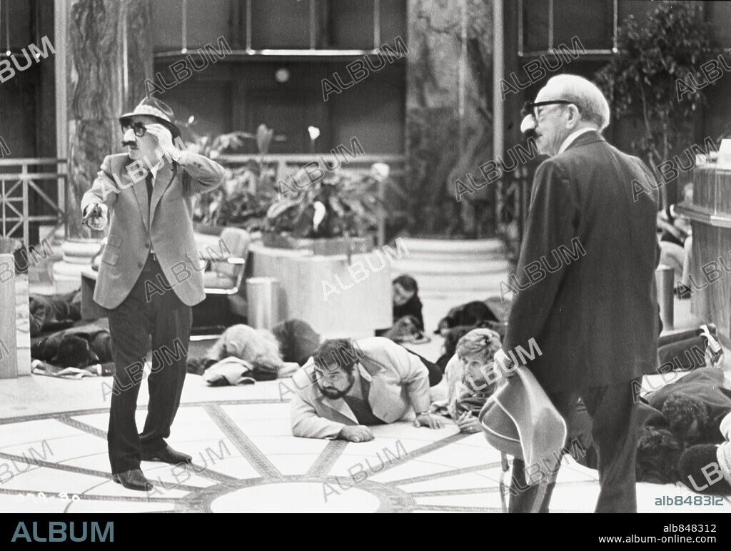 ART CARNEY and GEORGE BURNS in GOING IN STYLE, 1979, directed by MARTIN BREST. Copyright WARNER BROTHERS.
