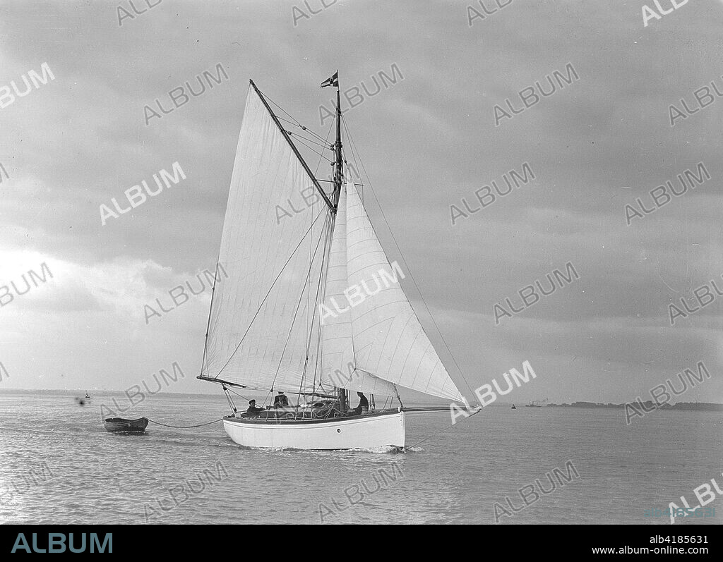 The gaff rig sailboat 'Bunty' close-hauled, 1921.