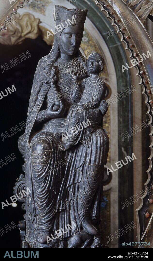 Gilabertus de Toulouse / Virgen del Claustro (Mare de Déu del Claustre), talla sobre piedra, siglo XII. Catedral de Solsona.
