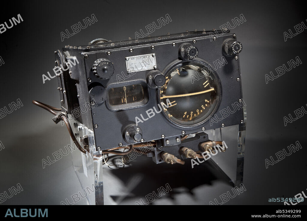 SPERRY CORPORATION. Complete assembly with hydraulic actuators, plex top for viewing.