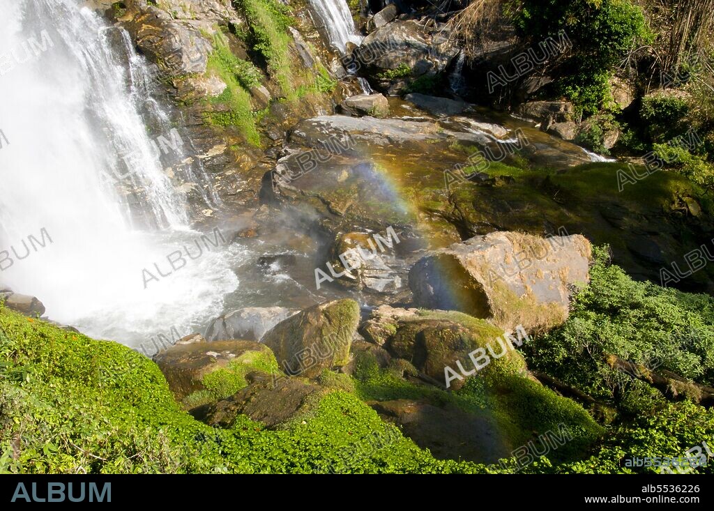 Doi Inthanon is Thailand's highest mountain at 2,595 metres. It is named after Phra Inthawichayanon, the last King of Chiang Mai, who died at the turn of the century, and whose remains lie interred in a small white chedi near the summit.