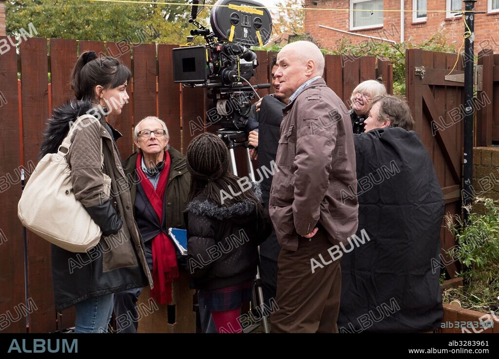 DAVE JOHNS y HAYLEY SQUIRES en YO, DANIEL BLAKE, 2016 (I, DANIEL BLAKE), dirigida por KEN LOACH. Copyright BBC/BFI/LES FILMS DU FLEUVE/SIXTEEN FILMS/WHY NOT PROD/WILD.