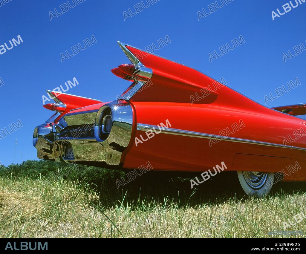 Tail fins of the 1959 Cadillac series 62.