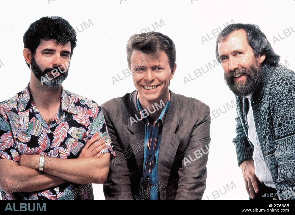 DAVID BOWIE, GEORGE LUCAS and JIM HENSON in LABYRINTH, 1986, directed by JIM HENSON. Copyright TRISTAR PICTURES.