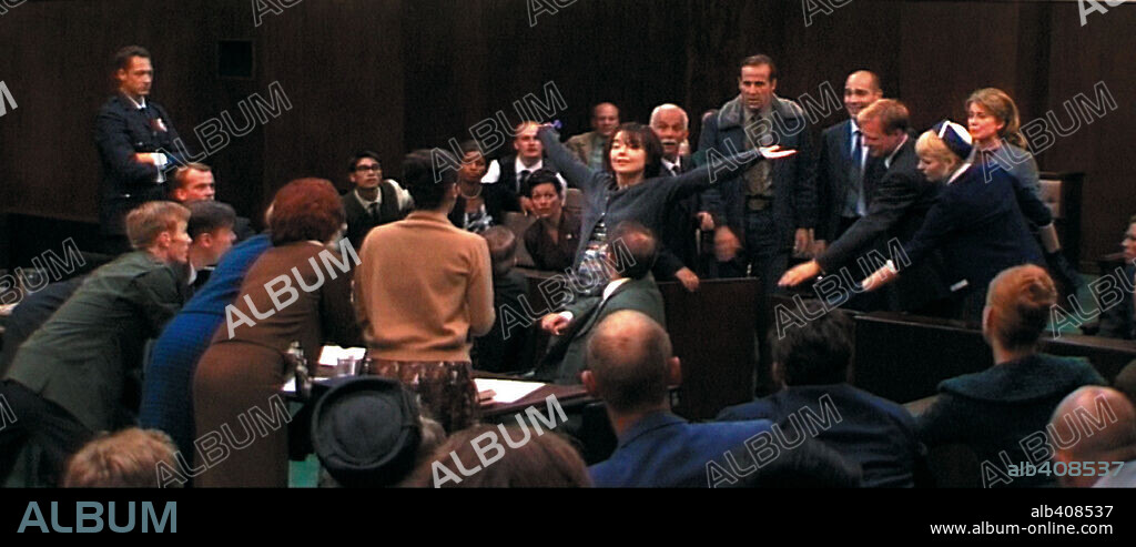 BJORK en BAILAR EN LA OSCURIDAD, 2000 (DANCER IN THE DARK), dirigida por LARS VON TRIER. Copyright UNIVERSAL.