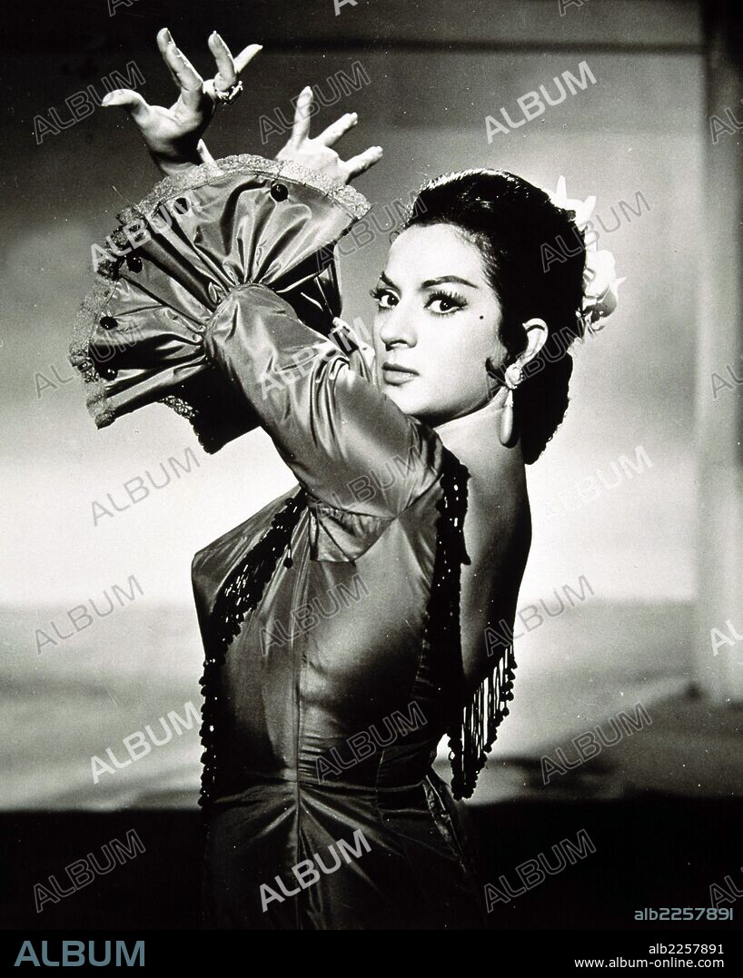LA CANTANTE LOLA FLORES.