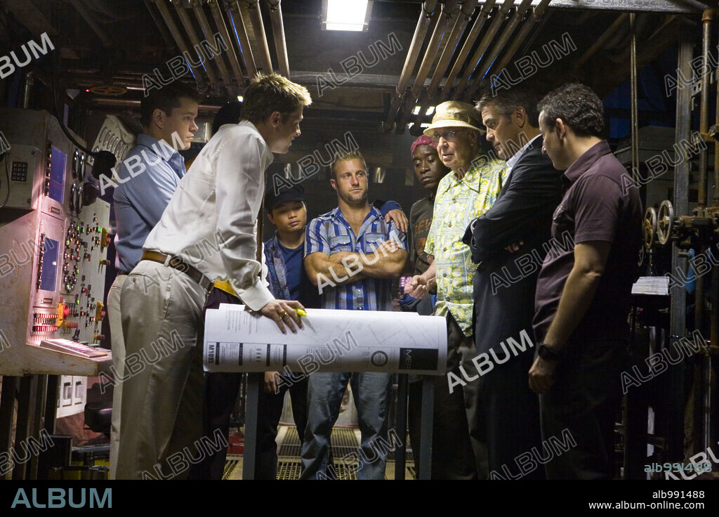 BRAD PITT, CARL REINER, DON CHEADLE, EDDIE JEMISON, GEORGE CLOONEY, MATT DAMON, SCOTT CAAN and SHAOBO QIN in OCEAN'S THIRTEEN, 2007, directed by STEVEN SODERBERGH. Copyright WARNER BROS. / GORDON, MELINDA SUE.