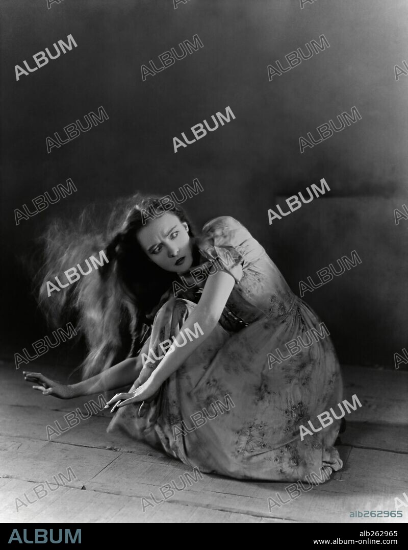 LILLIAN GISH in THE WIND, 1928, directed by VICTOR SJOSTROM. Copyright M.G.M.