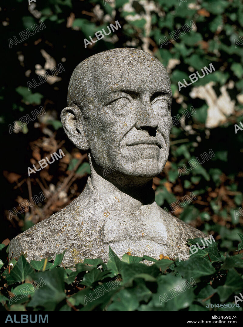 Manuel de Falla (1876-1946). Spanish composer. Bust of Falla located in La Antequeruela Alta, house-museum where the musician lived from1921 to 1939, by Bernardo Olmedo Moreno, 1963. Granada, Andalusia, Spain.