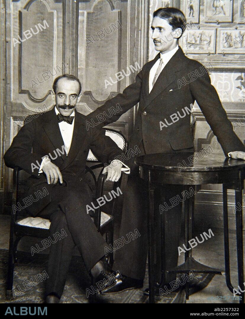 USANDIZAGA , JOSE MARIA. COMPOSITOR ESPAÑOL. SAN SEBASTIAN 1887 - 1915. REPRODUCCION FOTO JUNTO AL ESCRITOR GREGORIO MARTINEZ SIERRA , AÑO 1914.