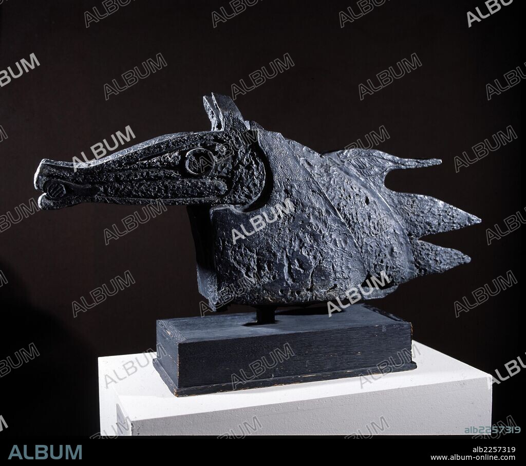 GEORGES BRAQUE. BRAQUE , GEORGES. PINTOR FRANCES. 1882 - 1963. " CABEZA DE CABALLO TRENZADA " , BRONCE 1943. COLECCION PARTICULAR. PARIS.