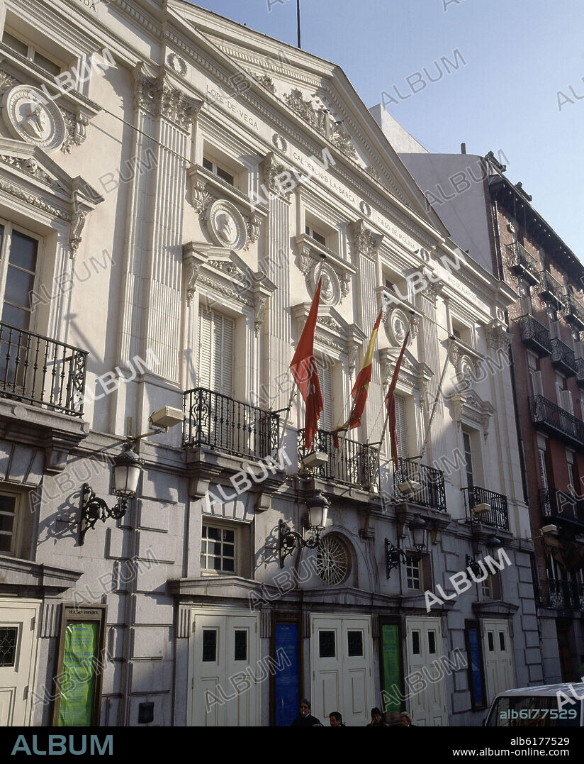 JUAN DE VILLANUEVA. FACHADA DEL TEATRO ESPAÑOL TRAS NUMEROSAS OBRAS DE RESTAURACION.