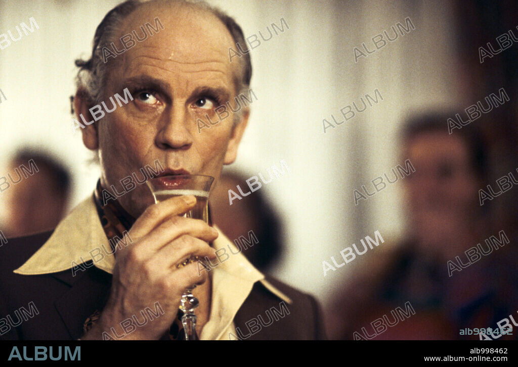 JOHN MALKOVICH in COLOUR ME KUBRICK: A TRUE... ISH STORY, 2005, unter der Regie von BRIAN W. COOK. Copyright FIRST CHOICE FILMS.