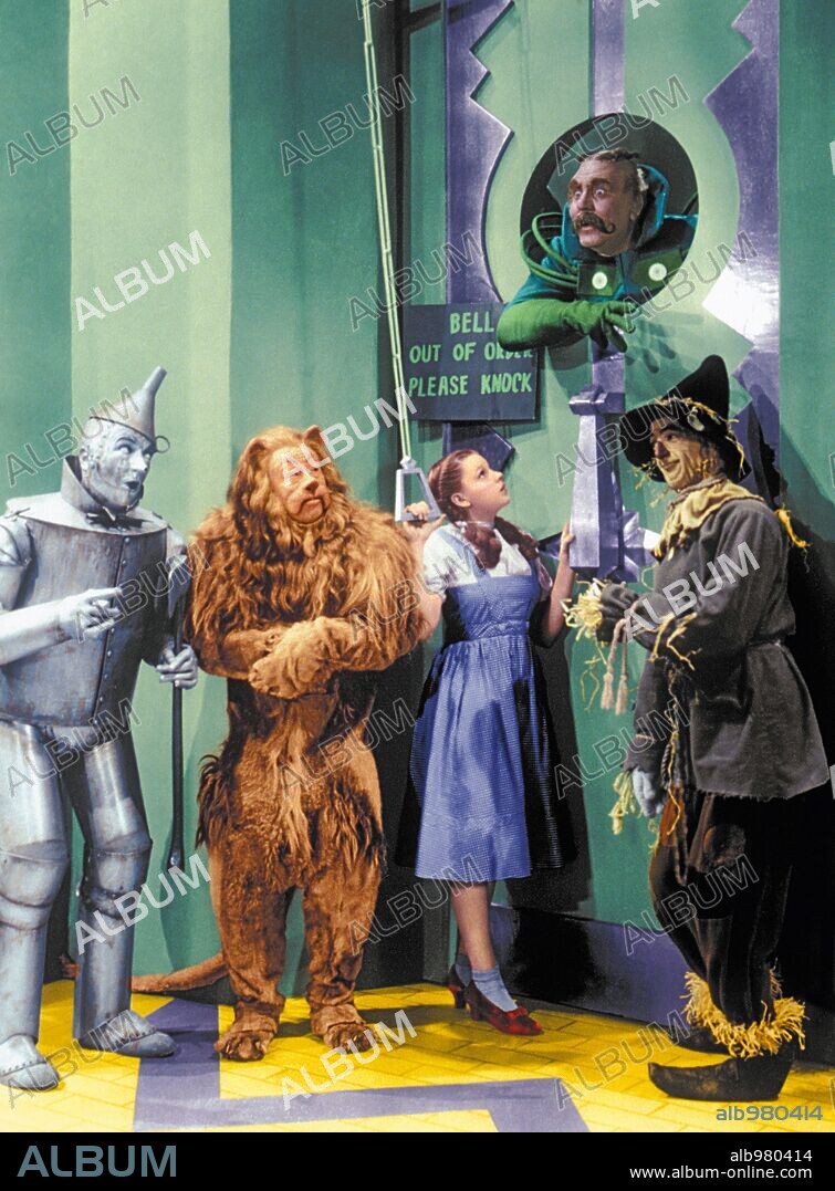BERT LAHR, JACK HALEY, JUDY GARLAND and RAY BOLGER in THE WIZARD OF OZ, 1939, directed by VICTOR FLEMING. Copyright M.G.M.