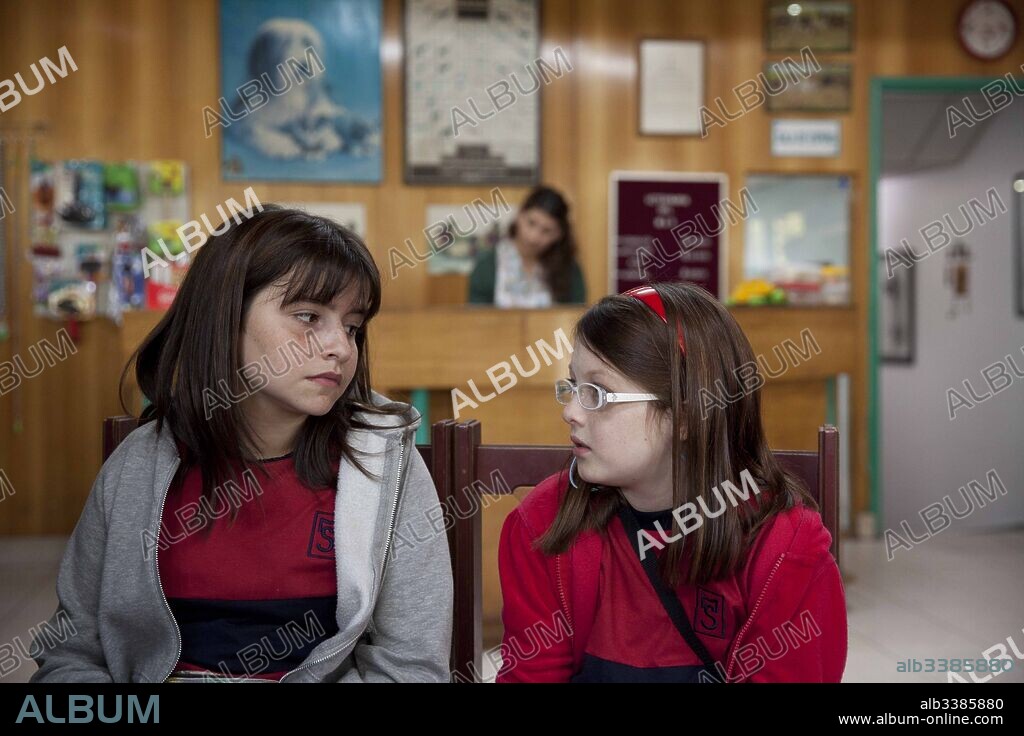 EMILIA OSSANDON y JULIA LUBBERT en RARA, 2016, dirigida por PEPA SAN MARTIN. Copyright MANUFACTURA DE PELICULAS/LE TIRO CINE.