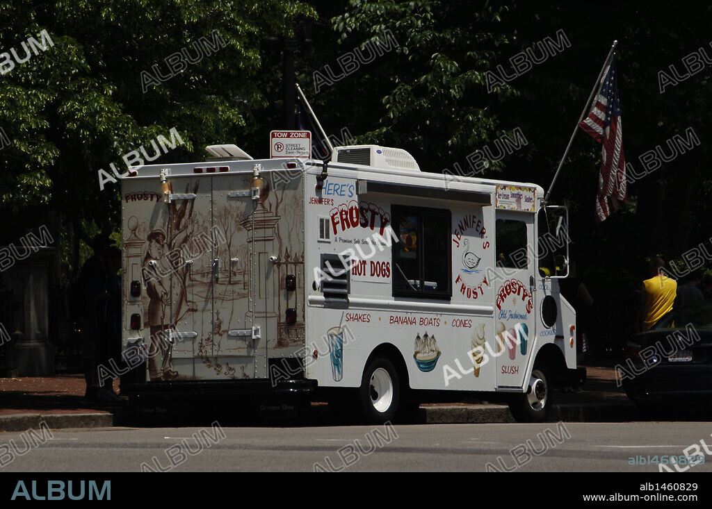 CAMIONETA DE VENTA AMBULANTE DE HELADOS. Boston. Estado de Massachusetts. Estados Unidos.