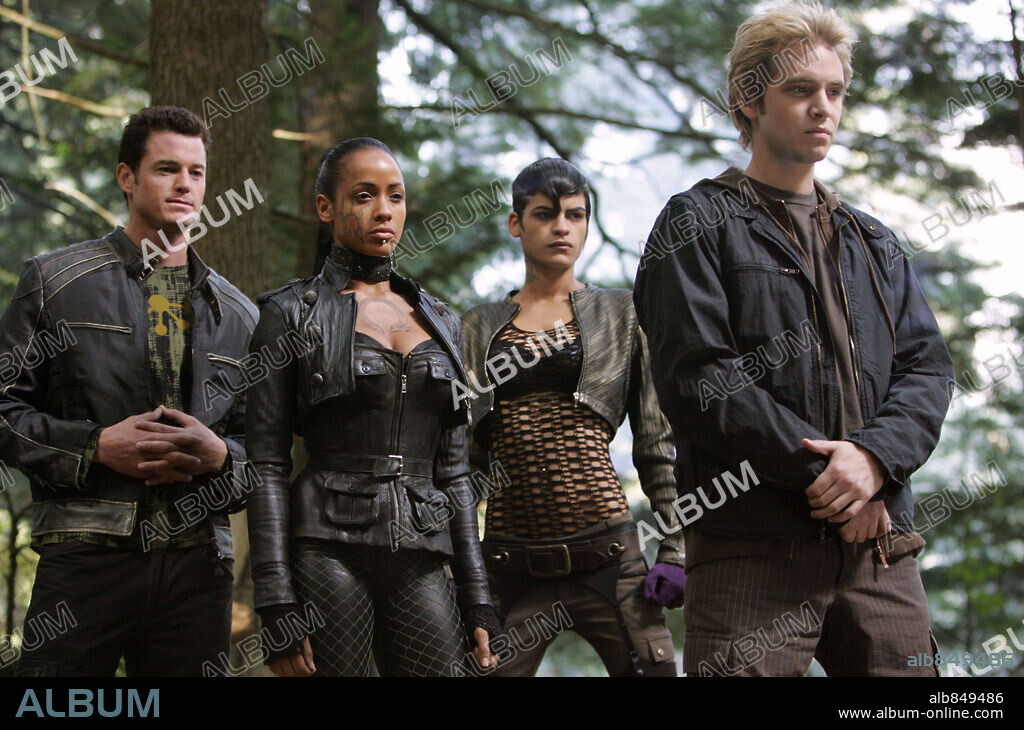 AARON STANFORD, DANIA RAMIREZ, ERIC DANE, HALLE BERRY, HUGH JACKMAN et OMAHYRA dans X-MEN - L'AFFRONTEMENT FINAL, 2006 (X-MEN: THE LAST STAND), réalisé par BRETT RATNER. Copyright 20TH CENTURY FOX / HAYES, KERRY.