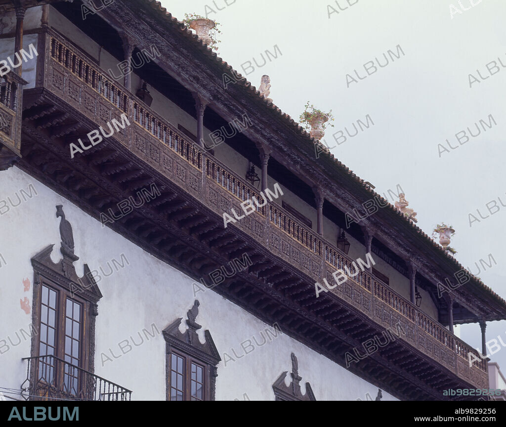 FACHADA - 1632.