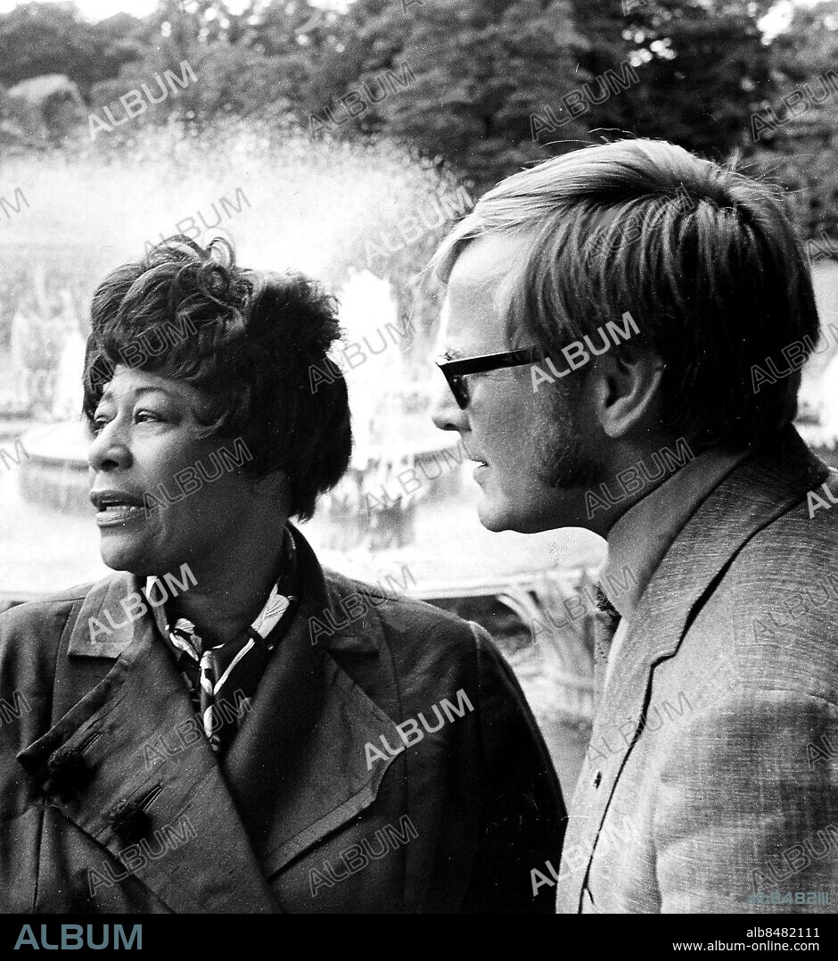 Sångaren och skådespelaren Jan Malmsjö. tillsammans med sångerskan Ella Fitzgerald juni 1969. Malmsjö Jan sångare Sit 1969. Fitzgerald Ella sång USA Sit. (c) Bert Olsson / Sydsvenskan / IBL.