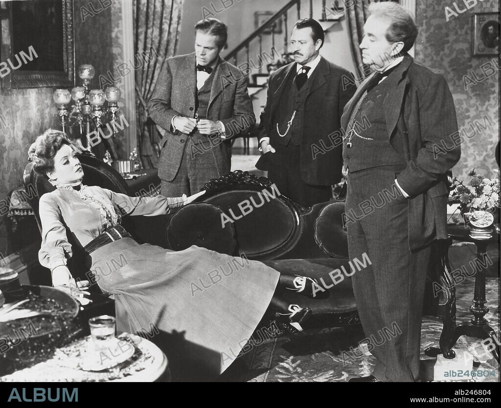BETTE DAVIS, CARL BENTON REID, CHARLES DINGLE and DAN DURYEA in THE LITTLE FOXES, 1941, directed by WILLIAM WYLER. Copyright RKO/SAMUEL GOLDWYN.