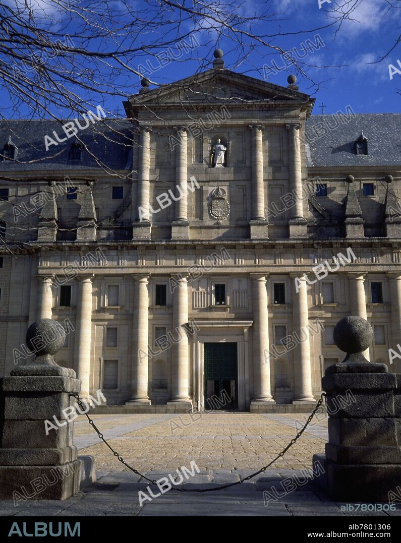 JUAN DE HERRERA (1530-1597). FACHADA OESTE DEL MONASTERIO DEL ESCORIAL - 1563/1584 - ARQUITECTURA HERRERIANA.