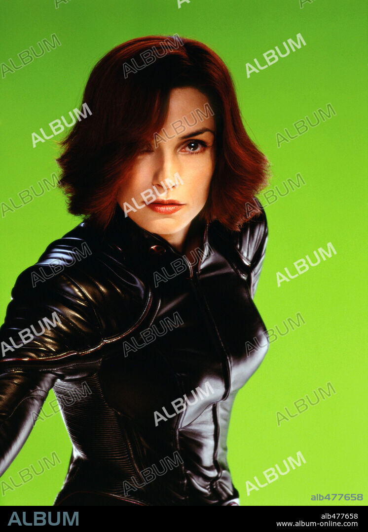 FAMKE JANSSEN en X-MEN 2, 2003 (X2), dirigida por BRYAN SINGER. Copyright 20TH CENTURY FOX.