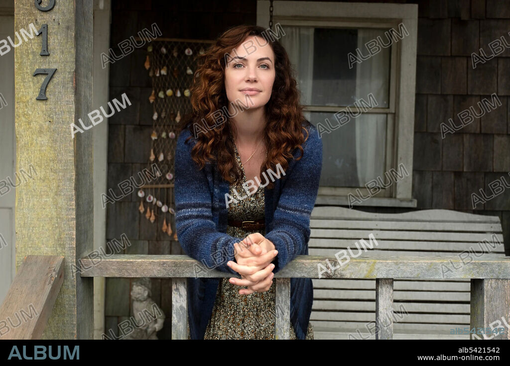 KATE SIEGEL in MIDNIGHT MASS, 2021, directed by MIKE FLANAGAN. Copyright INTREPID PICTURES.