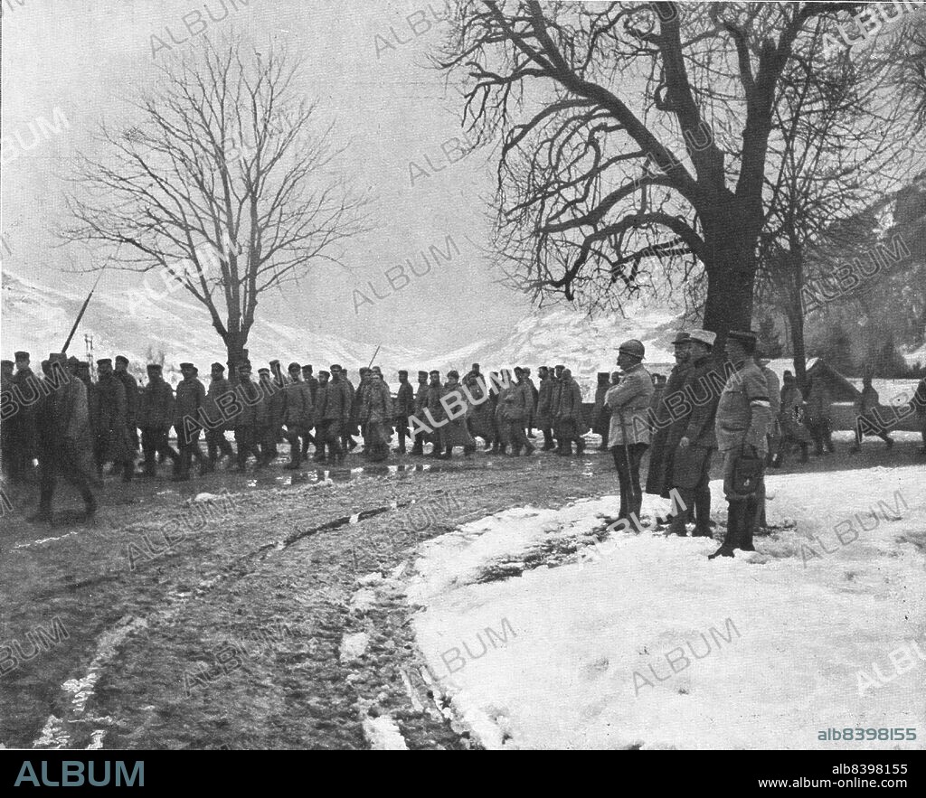 'Les Prisonniers Allemands de L'Hartmannswillerkopf; Defile devant le general Dubail', 1916. From "Collection de la Guerre IV. L'Illustration Tome CXLVII. La Guerre Janvier, Fevrier, Mars, Avril, Mai, Juin 1916".