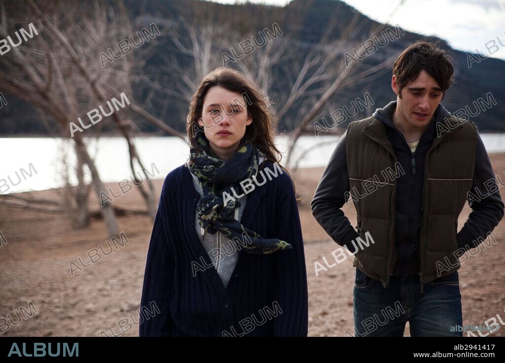 ASTRID BERGES-FRISBEY and LLORENÇ GONZALEZ in THE SEX OF THE ANGELS, 2012 (EL SEXO DE LOS ANGELES), directed by XAVIER VILLAVERDE. Copyright CONTINENTAL PRODUCCIONES.