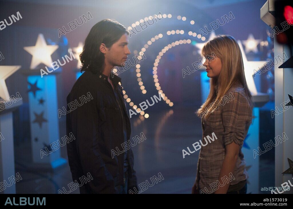 AIMEE TEEGARDEN and THOMAS MCDONELL in PROM, 2011, directed by JOE NUSSBAUM. Copyright WALT DISNEY PICTURES.