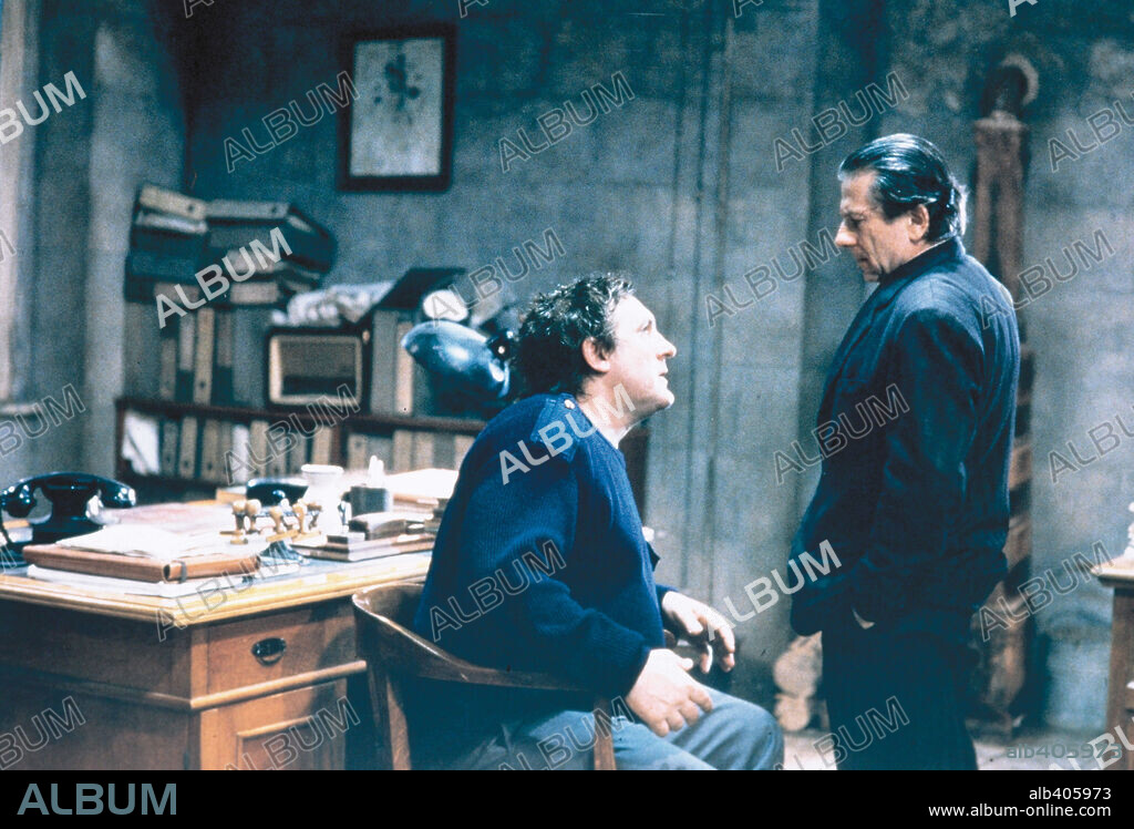 GERARD DEPARDIEU and ROMAN POLANSKI in A PURE FORMALITY, 1994 (UNA PURA FORMALITA), directed by GIUSEPPE TORNATORE. Copyright FILM PAR FILM/D.D PRODUCTIONS/SIDONIE.