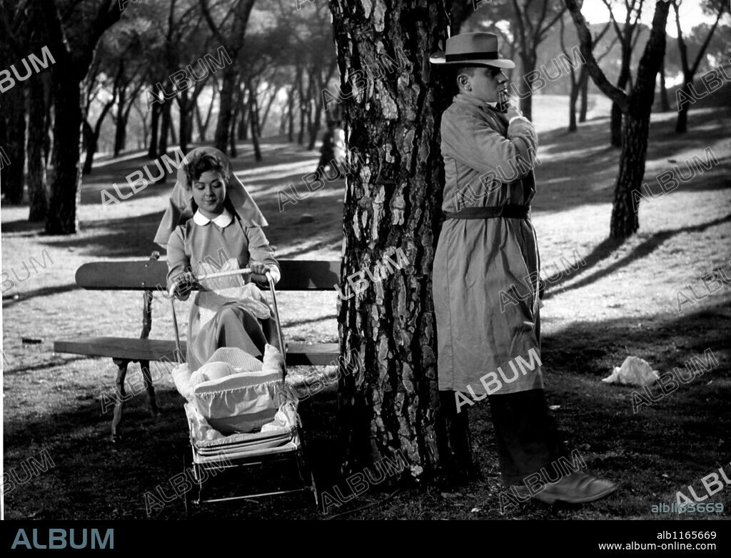 JOSE LUIS OZORES en EL APRENDIZ DE MALO, 1958, dirigida por PEDRO LAZAGA. Copyright HISPAMEX FILMS.
