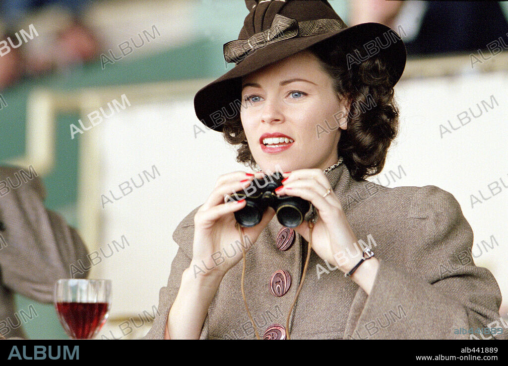 ELIZABETH BANKS in SEABISCUIT, 2003, directed by GARY ROSS. Copyright UNIVERSAL PICTURES/DREAMWORKS SKU/SPYGLASS ENT/LANGER THAN L / DUHAMEL, FRANÇOIS.