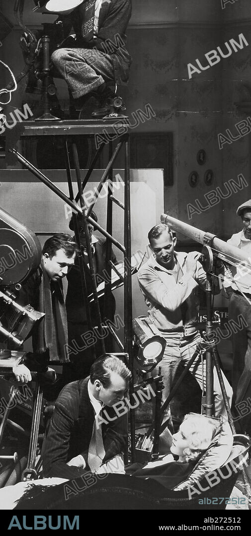 ANNA STEN, GARY COOPER et KING VIDOR dans THE WEDDING NIGHT, 1935, réalisé par KING VIDOR. Copyright UNITED ARTISTS.