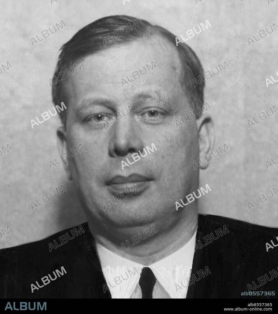 ARKIV 19370710 . Gustaf "Topsy" Lindblom. Lindblom vann trestegshoppet vid OS 1912 i Stockholm med 14,76 m. Åren 1915-34 var han redaktionschef på Idrottsbladet. Mest känd är han som föreståndare från 1934 för danspalatset "Nalen" i Stockholm.. Foto: Peddy Moberg / SCANPIX / Kod: 1046.