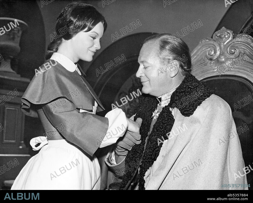 Curd Jurgens und ROMY SCHNEIDER. CURD JüRGENS und ROMY SCHNEIDER in KATIA, 1959, unter der Regie von ROBERT SIODMAK. Copyright SPEVA FILMS.
