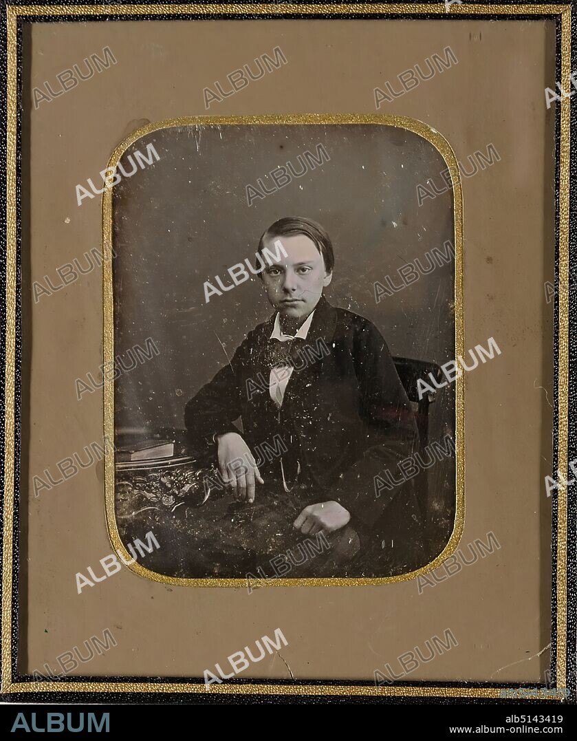 David Eichmann, Mr. Schwarz, daguerreotype, image size: height: 9,50 cm; width: 7,20 cm, label: verso: Photographic Institute of D. Eichmann & Co. Johannesstrasse N° 31 Lübeck, in black ink: D. p. 391, in black ink: black, portrait photography, boy, sitting figure, half-figure portrait.