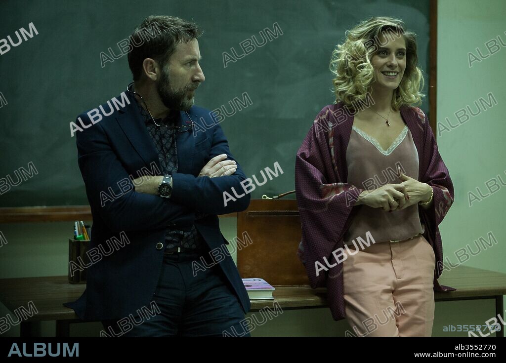 ANTONIO DE LA TORRE and MARIA LEON in EL AUTOR, 2017, directed by MANUEL MARTIN CUENCA. Copyright Icónica Producciones / Lazona / La Loma Blanca PC / Alebrije.